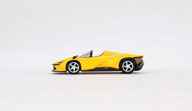 BBR Ferrari Daytona SP3 Giallo Modena - 1:64