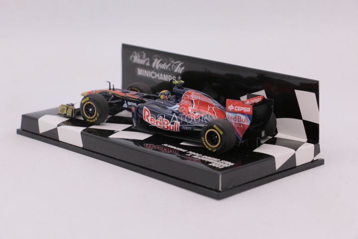 Minichamps Scuderia Toro Rosso STR6 