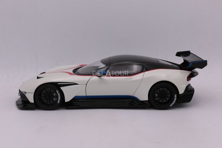 Autoart Aston Martin Vulcan Stratus White 1:18