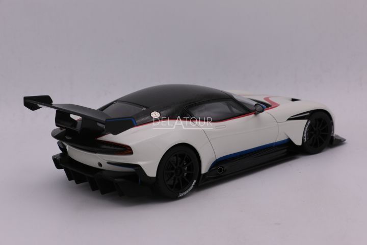 Autoart Aston Martin Vulcan Stratus White 1:18