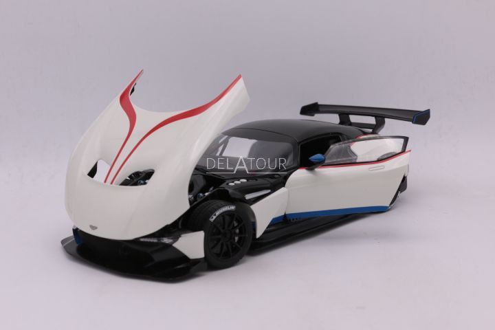 Autoart Aston Martin Vulcan Stratus White 1:18