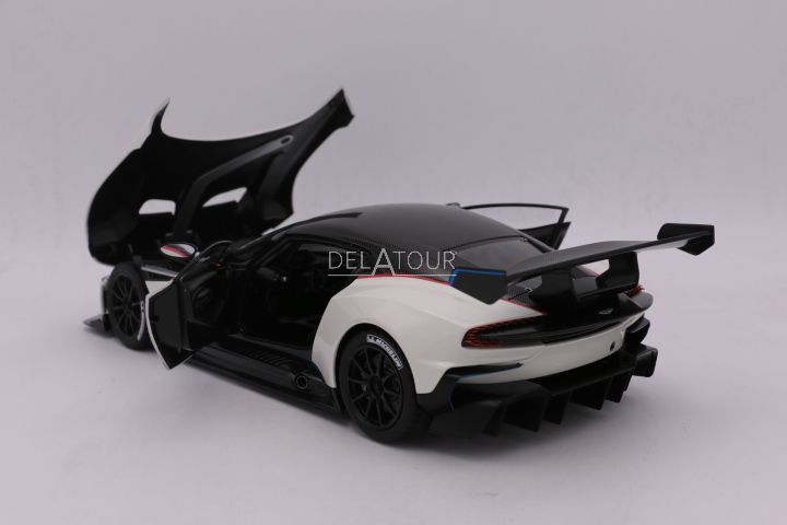 Autoart Aston Martin Vulcan Stratus White 1:18