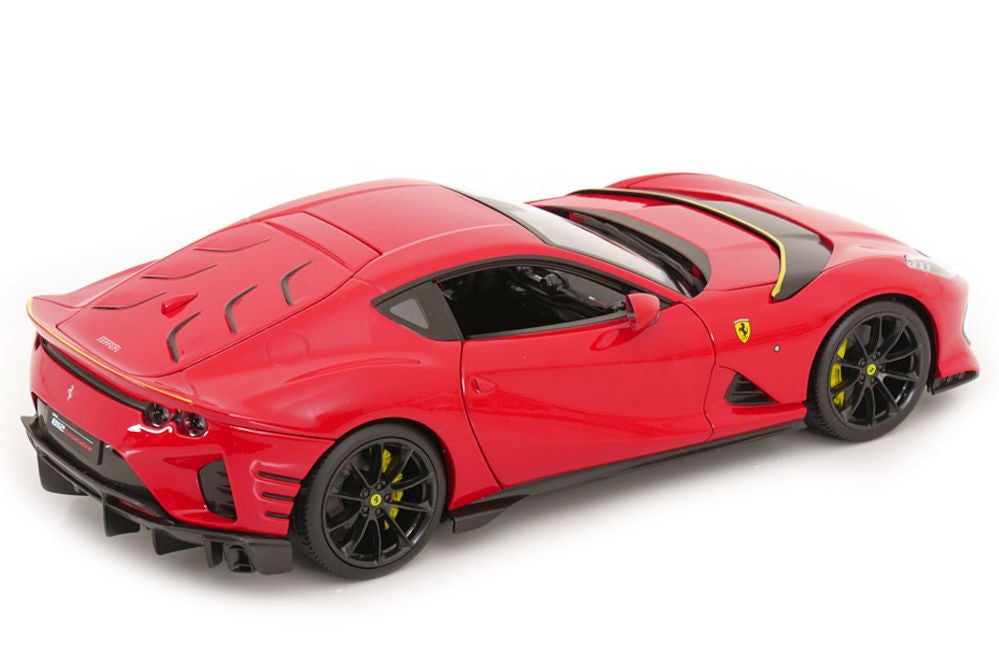 Burago Ferrari 812 Competizione 2021 1:18 Rood Race &amp; Play