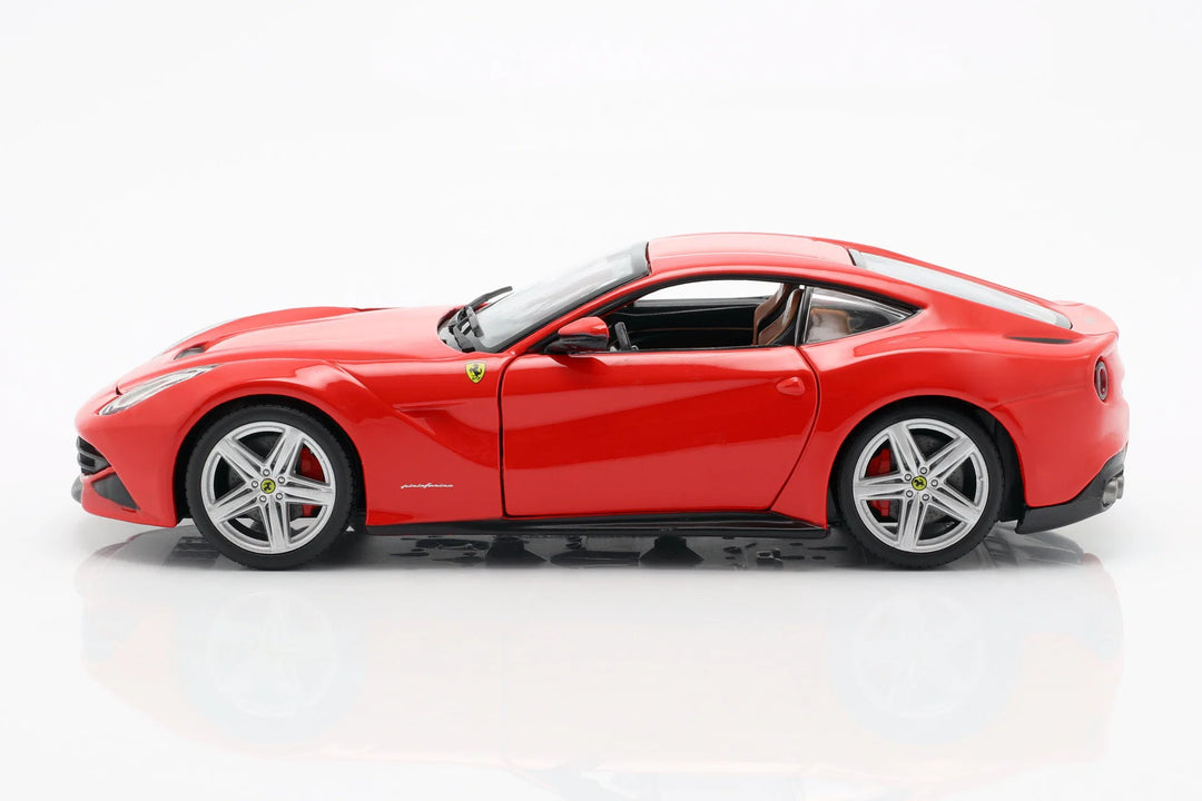 Burago Ferrari 12 Cilindri 2024 1:24 Rood Race &amp; Play