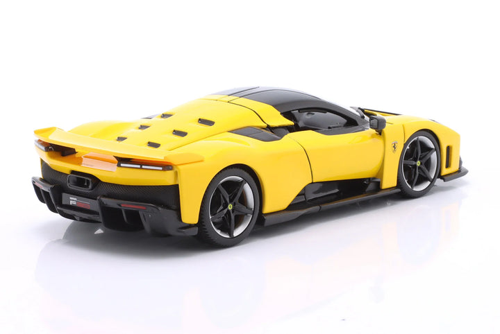 Burago Ferrari F80 2024 1:24 jaune Race &amp; Play