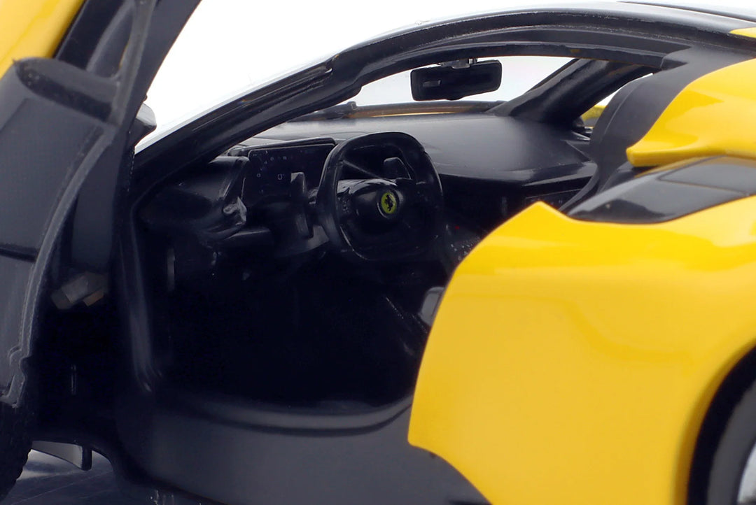 Burago Ferrari F80 2024 1:24 jaune Race &amp; Play