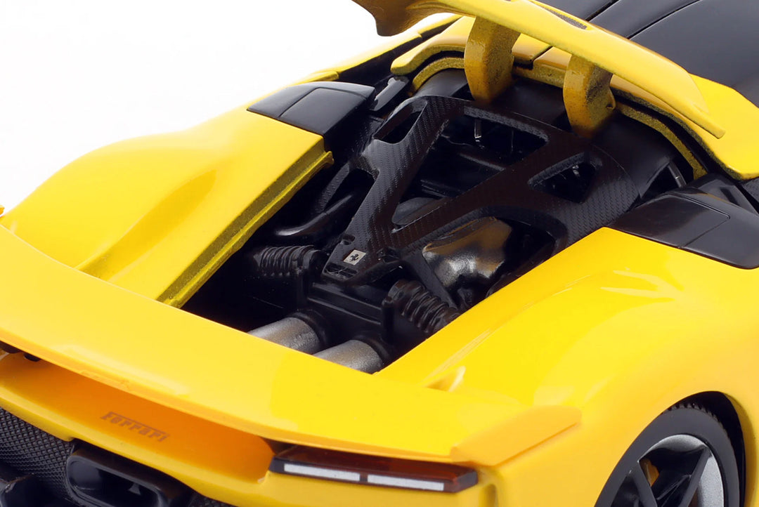 Burago Ferrari F80 2024 1:24 jaune Race &amp; Play