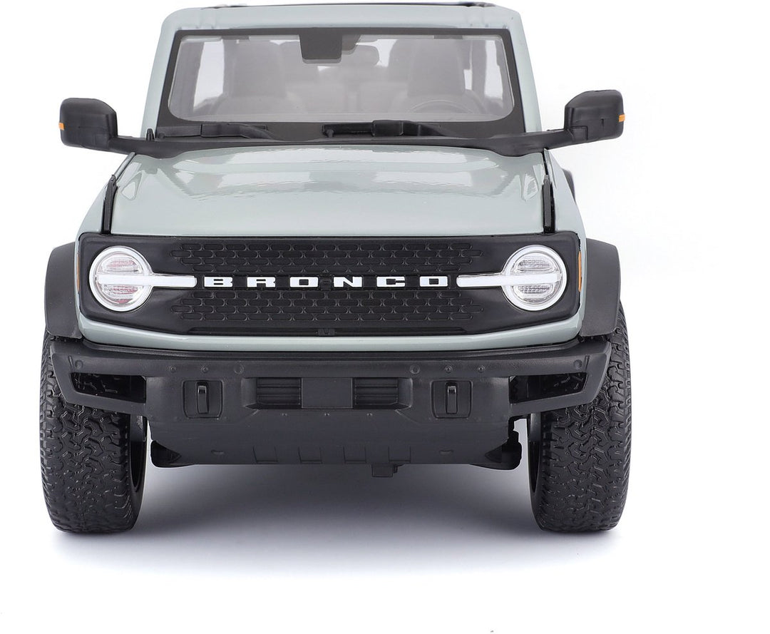 Maisto 2021 Ford Bronco Badlands Gray Special Edition