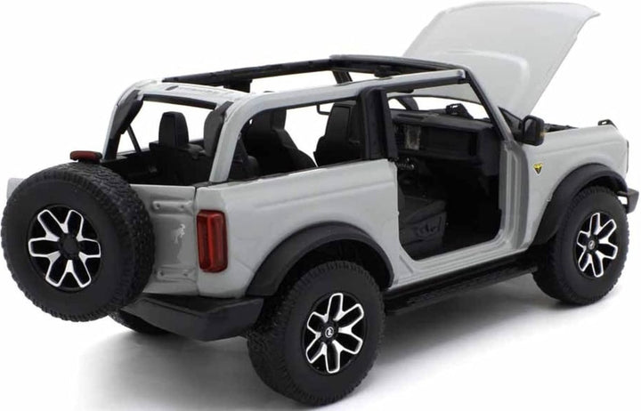 Maisto 2021 Ford Bronco Badlands Gray Special Edition