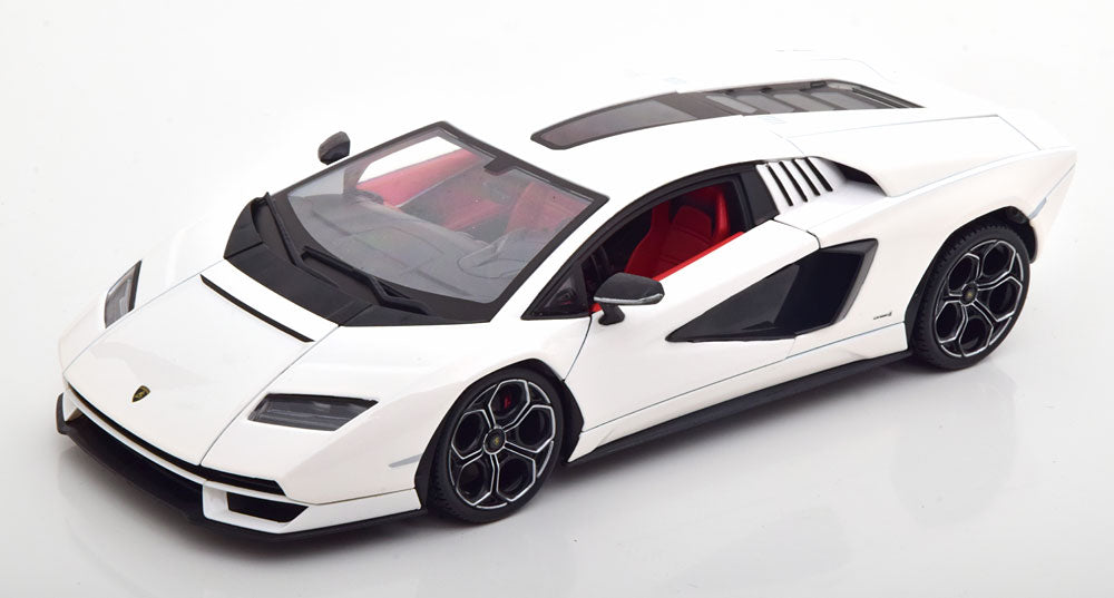 Burago Lamborghini Countach LPI 800-4 1:24 Blanc