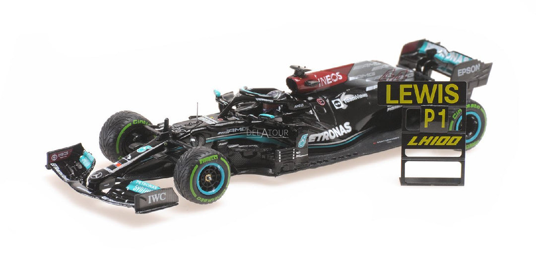 Minichamps Mercedes-AMG Petronas W12 E 