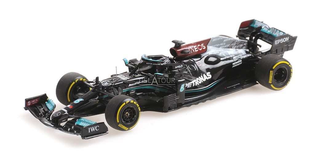 Minichamps Mercedes-AMG Petronas W12 E 