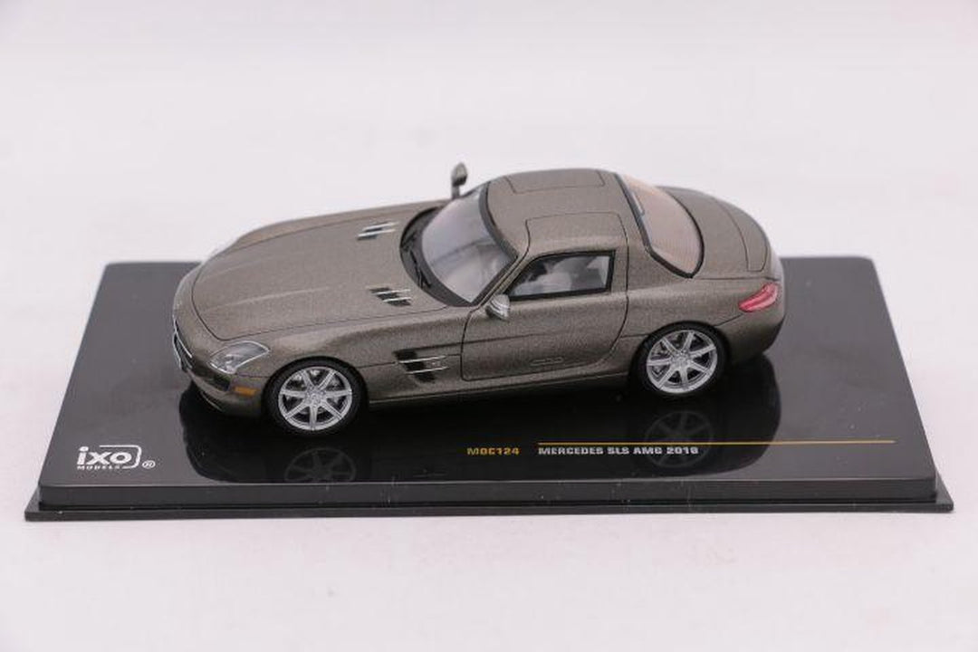 Ixo Mercedes-Benz SLS AMG 2010 Grijs 1:43