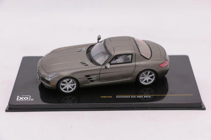 Ixo Mercedes-Benz SLS AMG 2010 Grijs 1:43