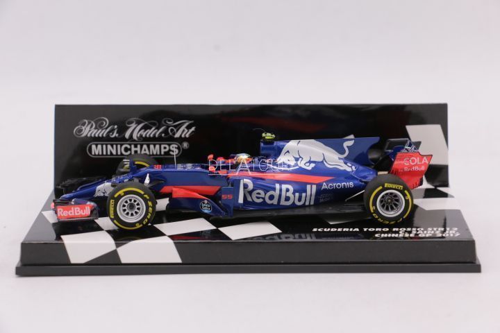 Minichamps Scuderia Toro Rosso STR12 