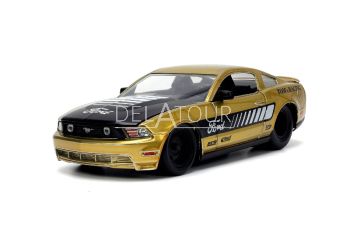 Ford Mustang GT 2010 Gold