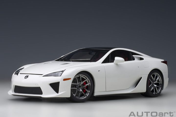 Lexus LFA Coupe 2012 White / Carbon