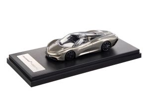 McLaren Speedtail Gold