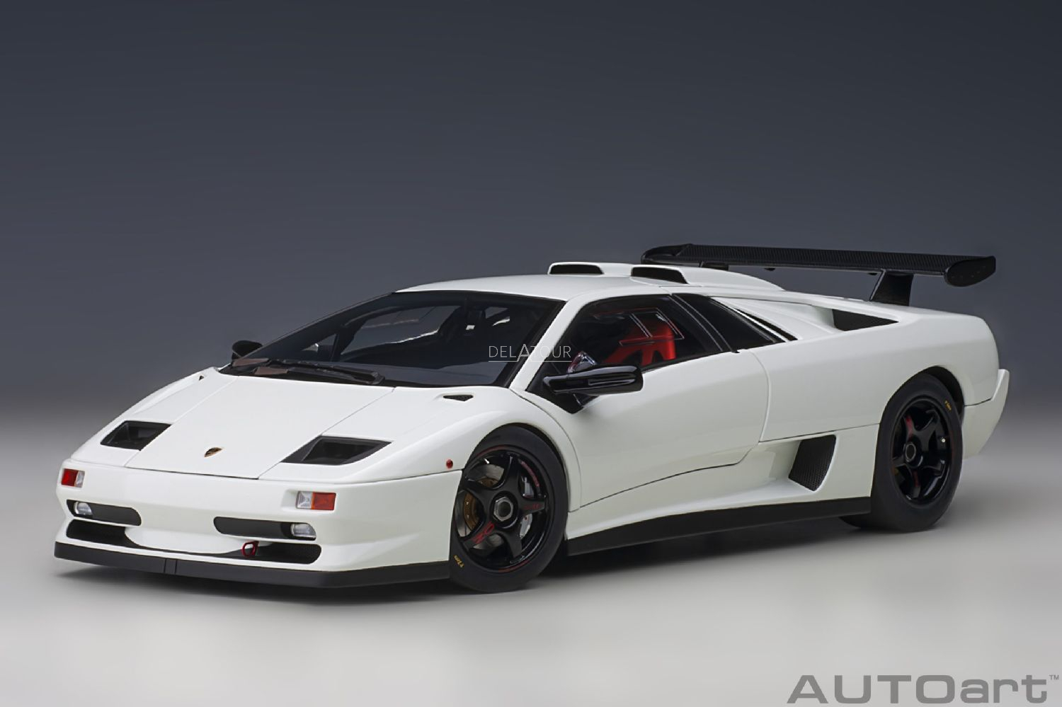 Lamborghini Diablo SVR 1996 Impact White 157841 Autoart